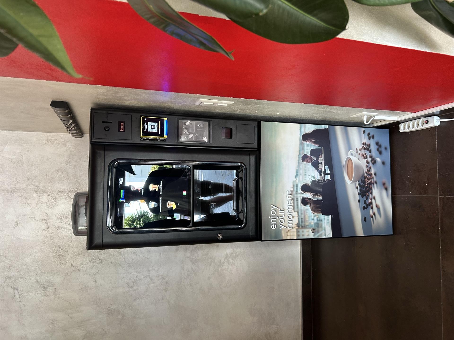 Distributore automatico caffè installato in Ticino